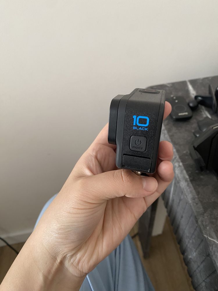 Продам Gopro 10 с оборудованием и прикоеплениями