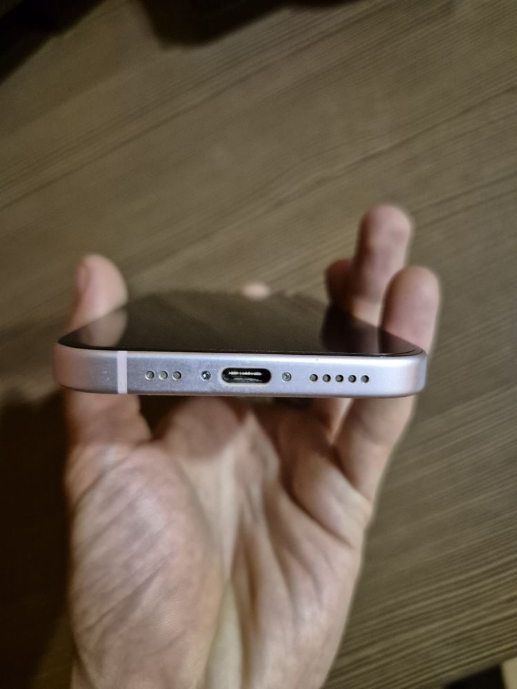 Iphone 15 128gb.