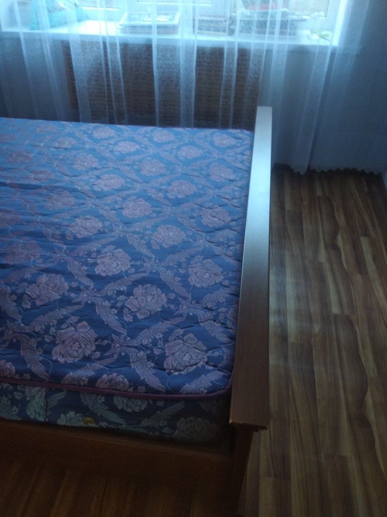 Кровать 1.80*2.0 с матрасом