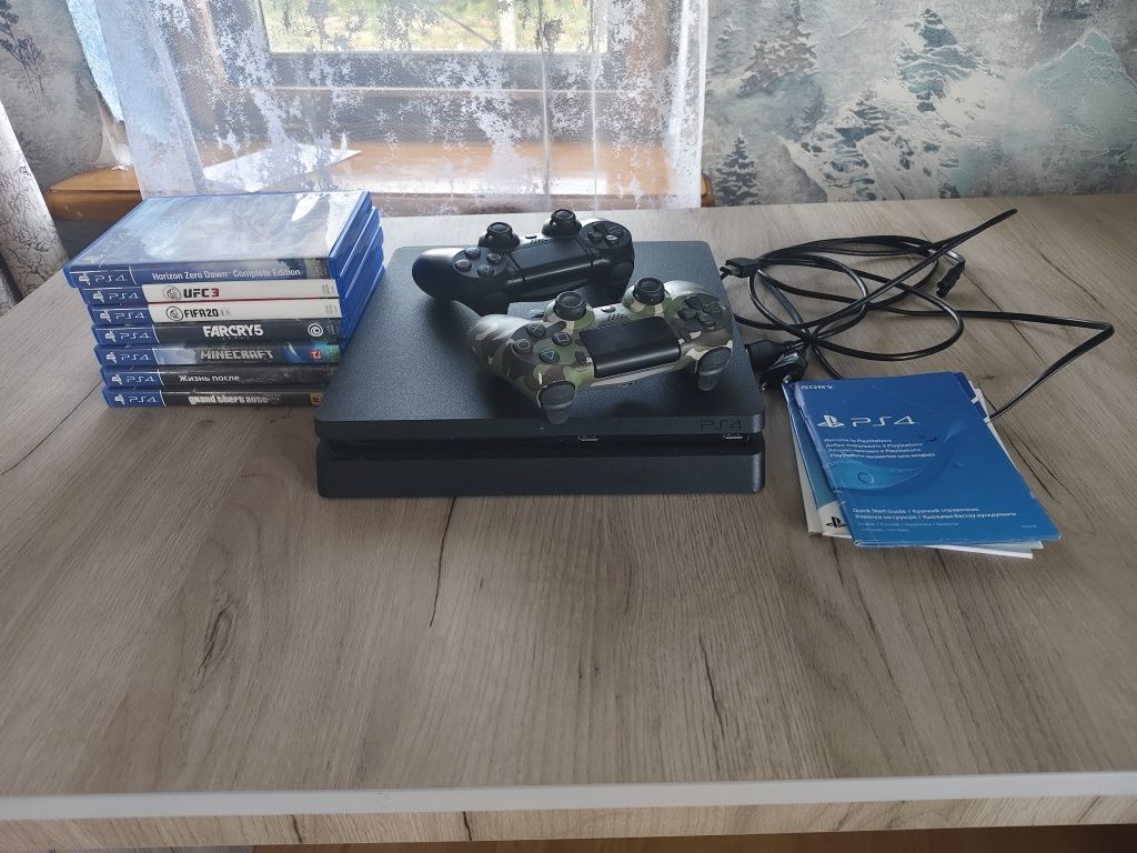 Playstation 4 slim