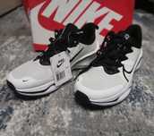 Продам кроссовки NIKE