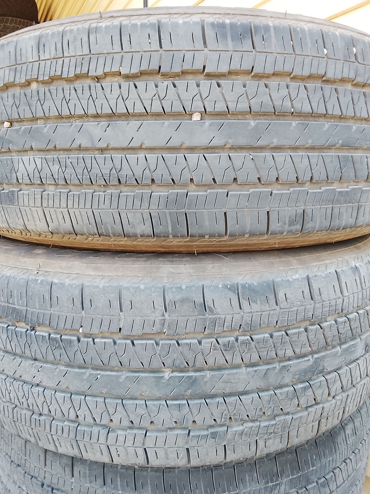 Продам комплект летней резины R19
