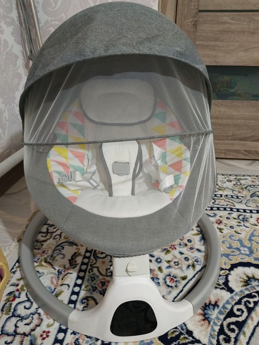 Продам шезлонг / электрокачеля