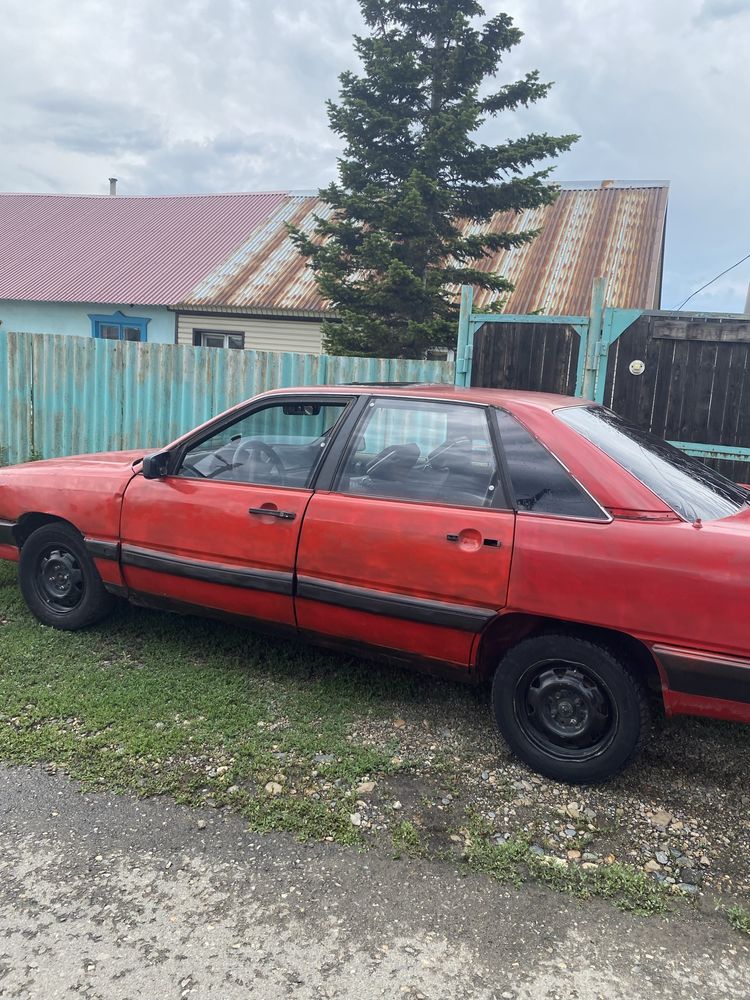 Продам ауди 100 с3 на полном ходу