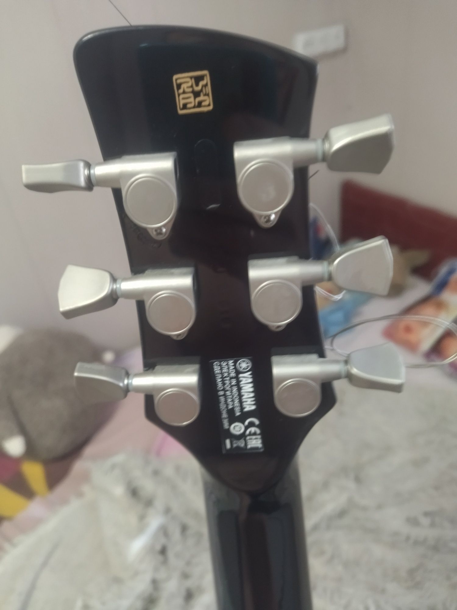 Электрогитара Yamaha REVSTAR RS502 в хорошем состоянии