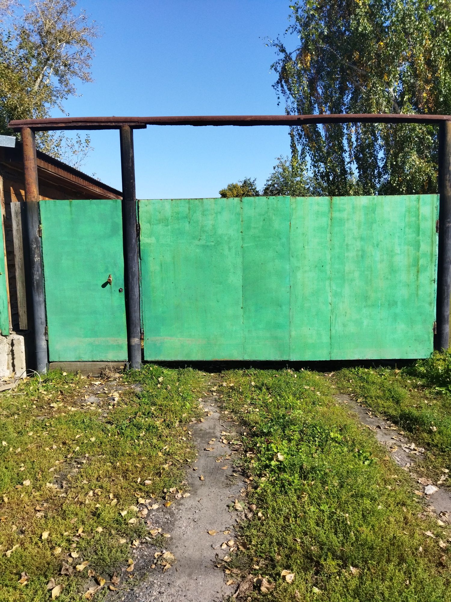 Продам ворота высокие для дома.