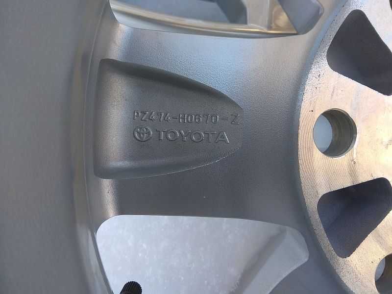 Продам оригинальные легкосплавные диски R15 на Toyota Hiace