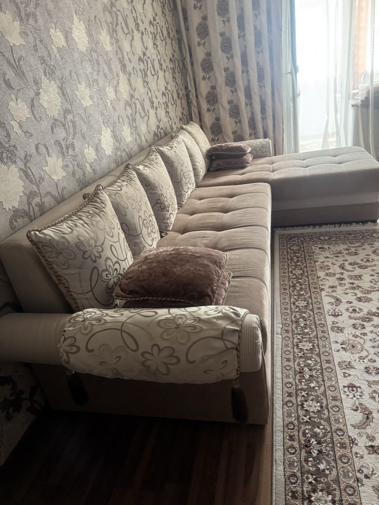 Продам диван угловой
