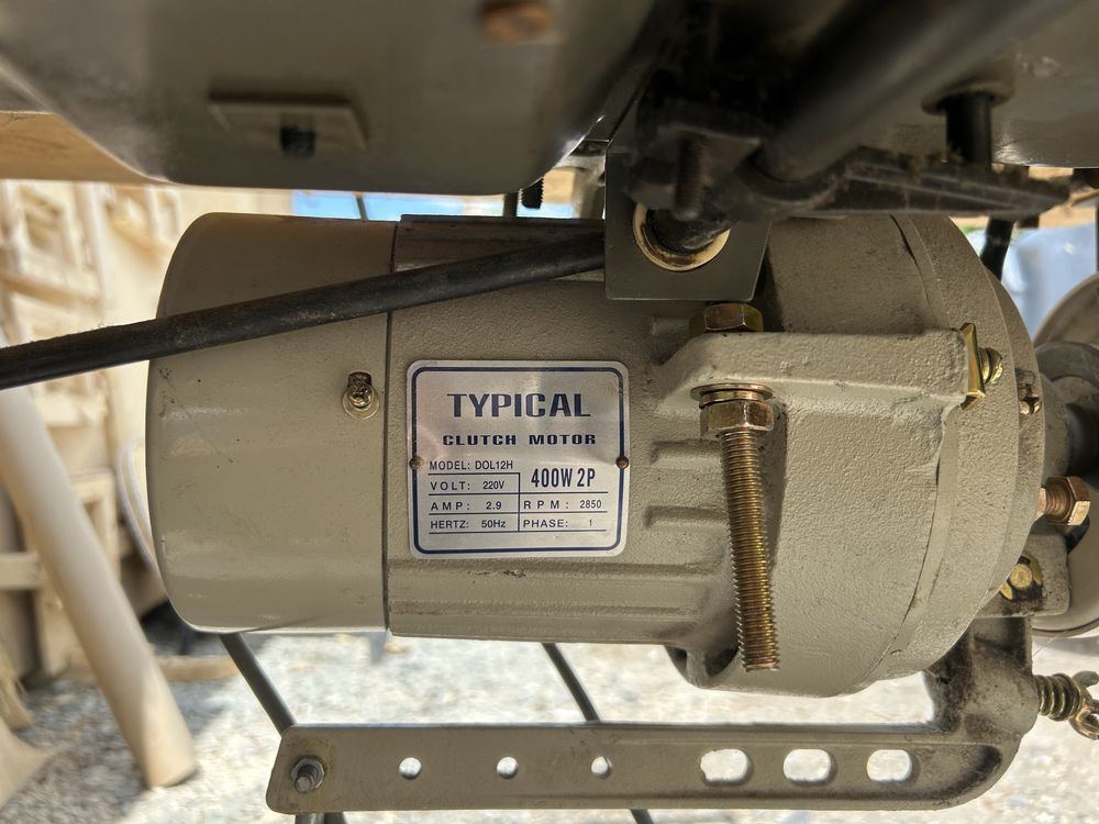 Продам швейную машинку