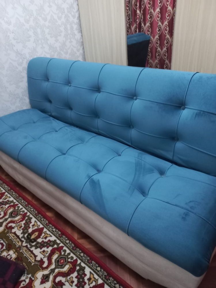 Срочно! Продам раскладной диван в отличном состоянии.