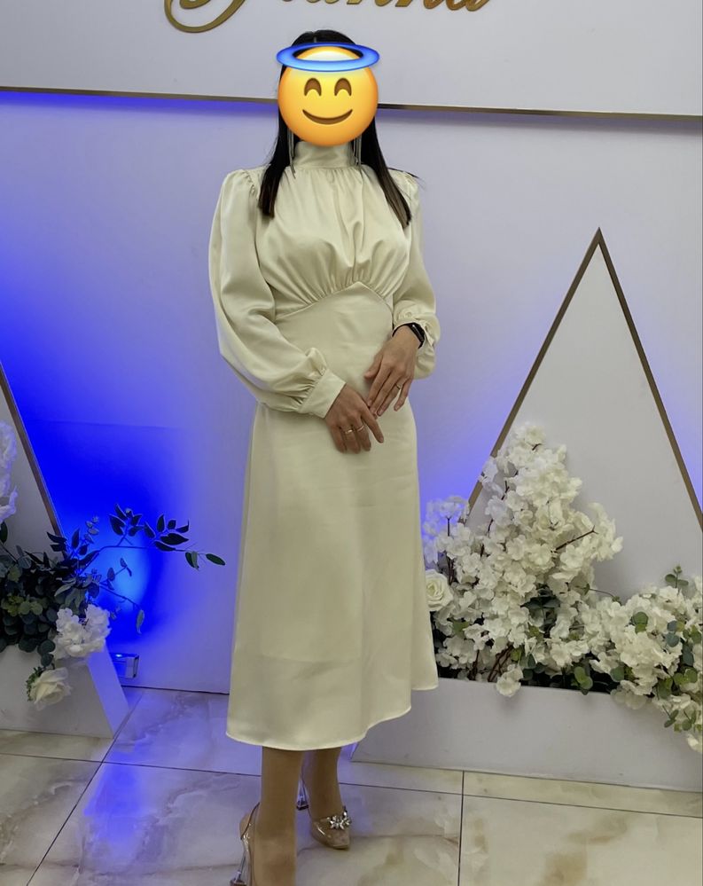 Продаю платье атлас