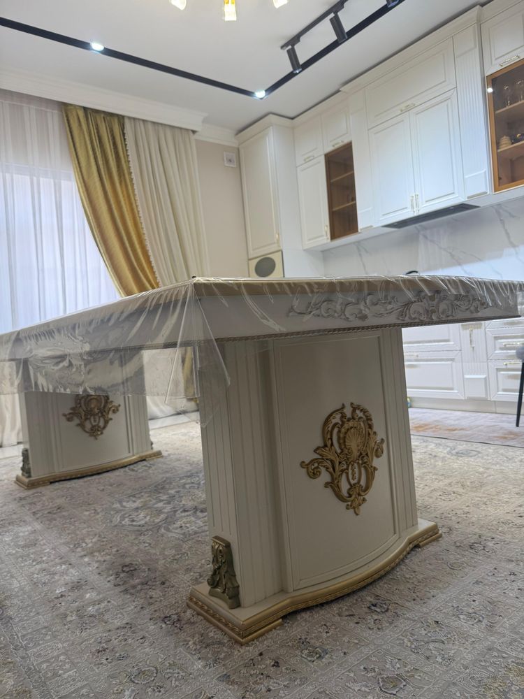 Стол, стульяларымен сатылады