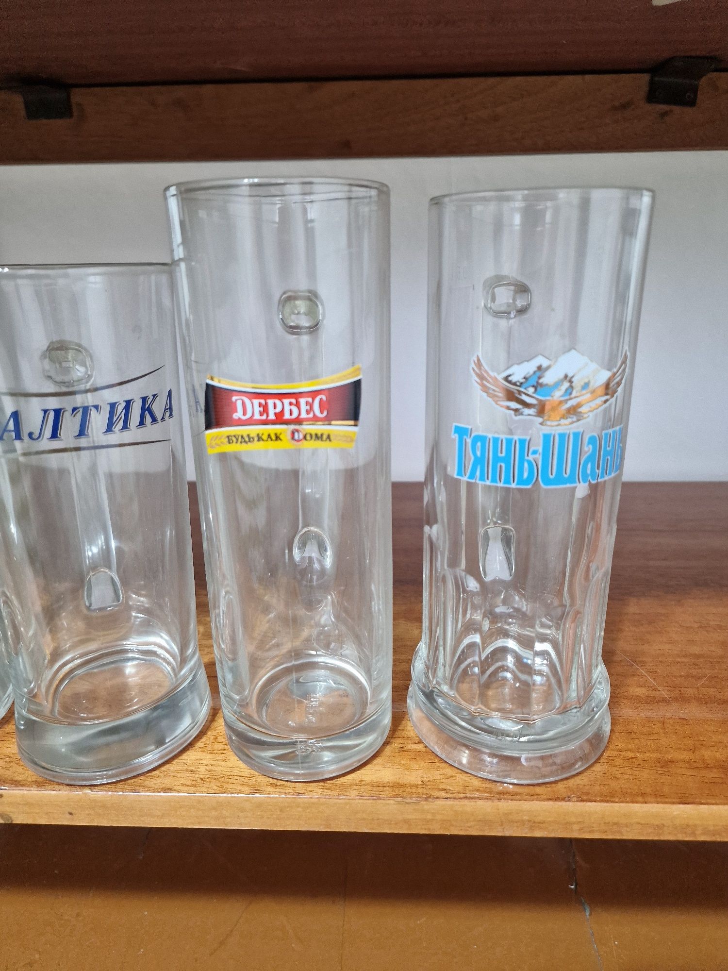 Продам 18 штук Пивных Кружек разных видов и фирм идеальные !