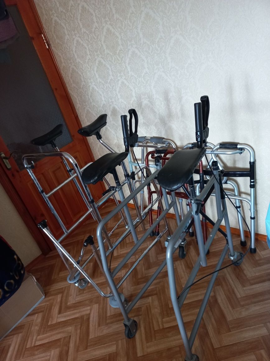 Ходунки взрослые с подмышечной основой. Есть Аренда.
