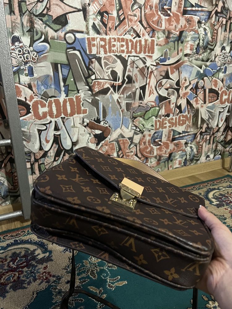 Сумочка lv