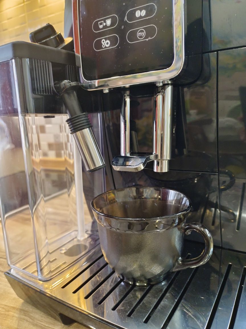 Кофемашина Delonghi ECAM370.70B черный