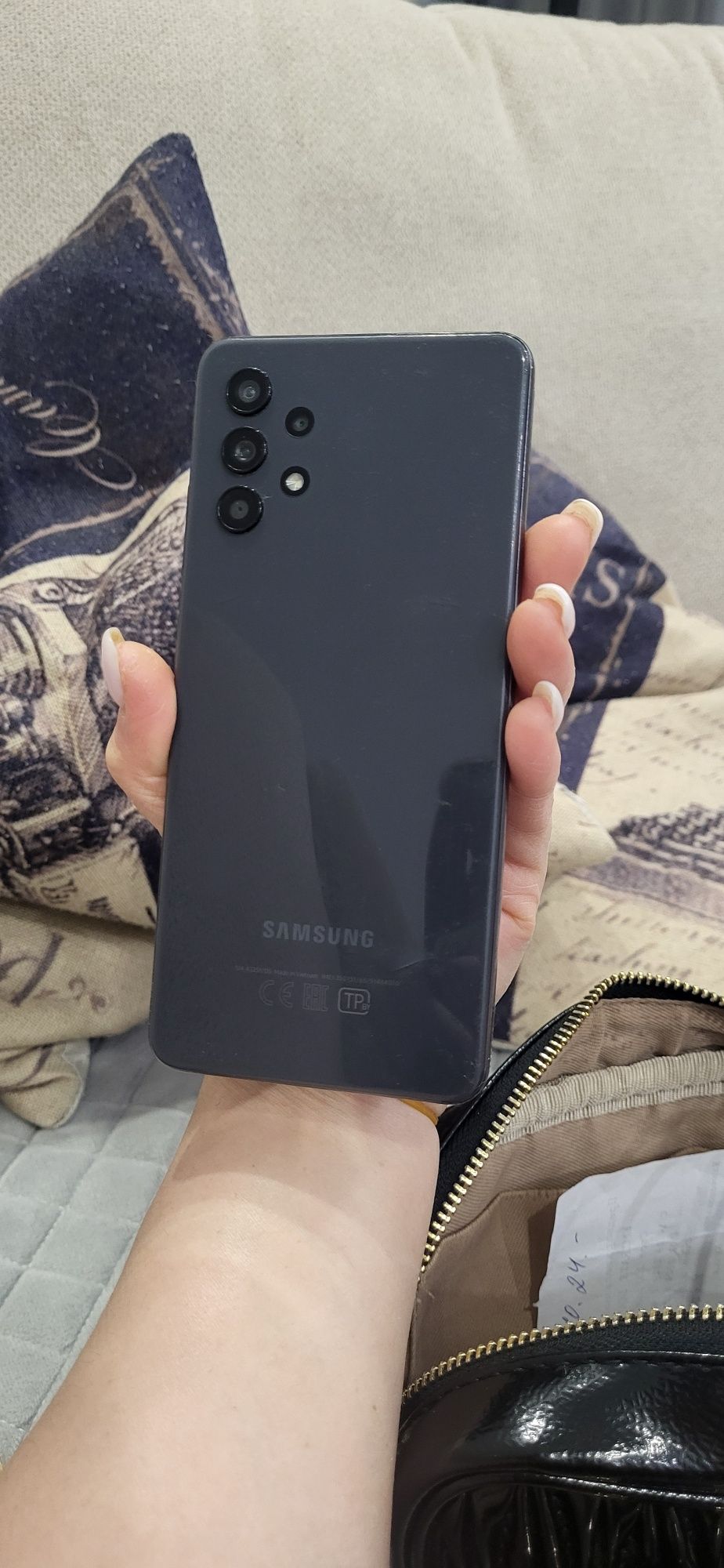 Samsung A 32 . Цена 50000