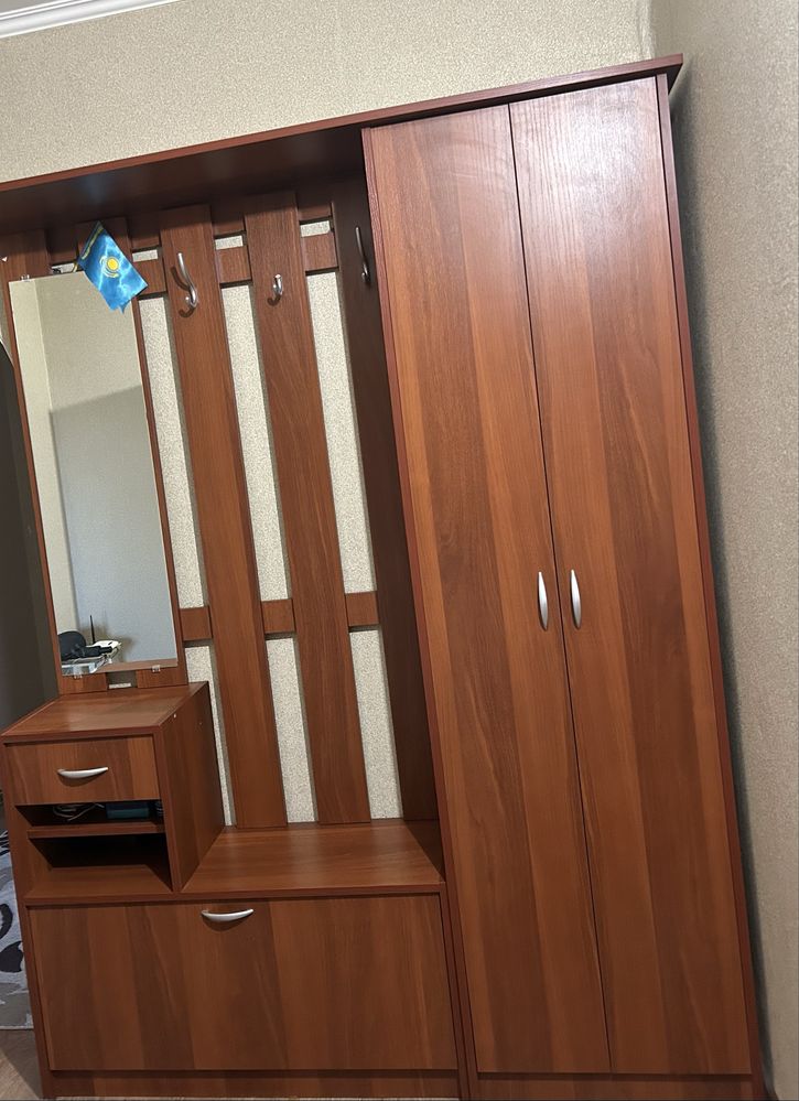 Шкаф для прихожей