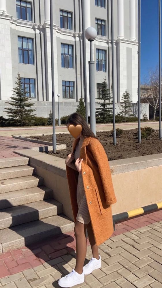 Продам турецкое пальто из трендовой ткани букле