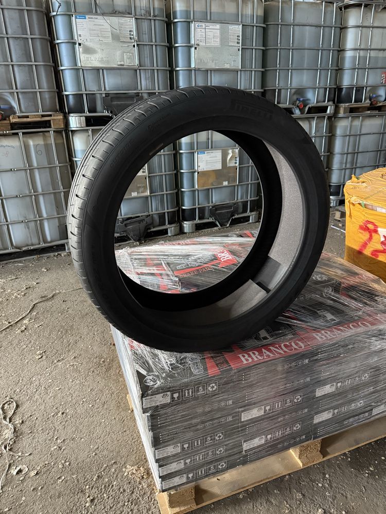 Продам летние шины на zeekr 001