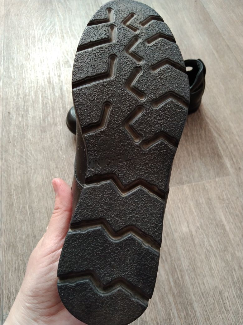 Продам кожанные туфли.