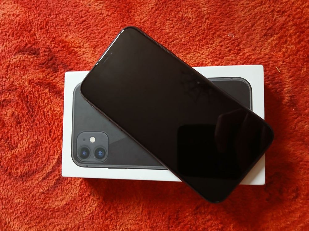 Iphone 11  64гб