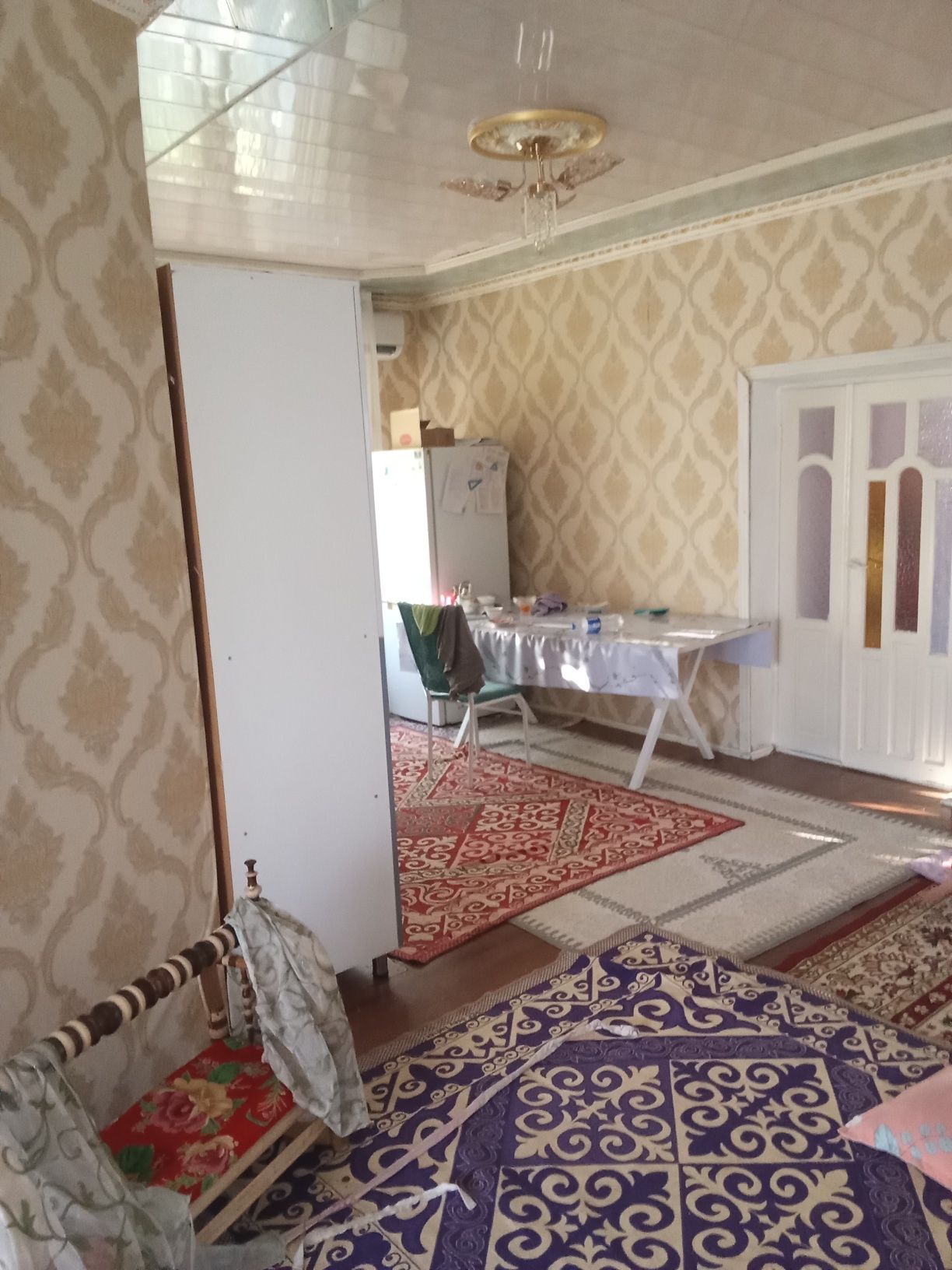 Тез арада үлкен үй сатылады