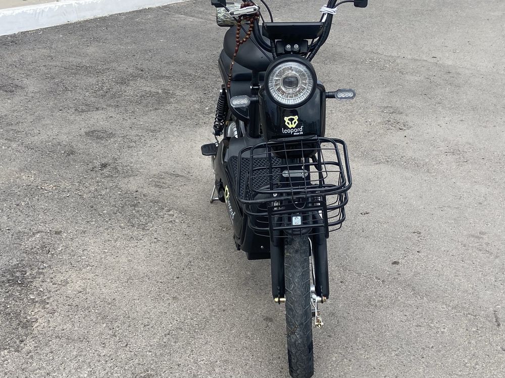 Скутер Leopard max e8