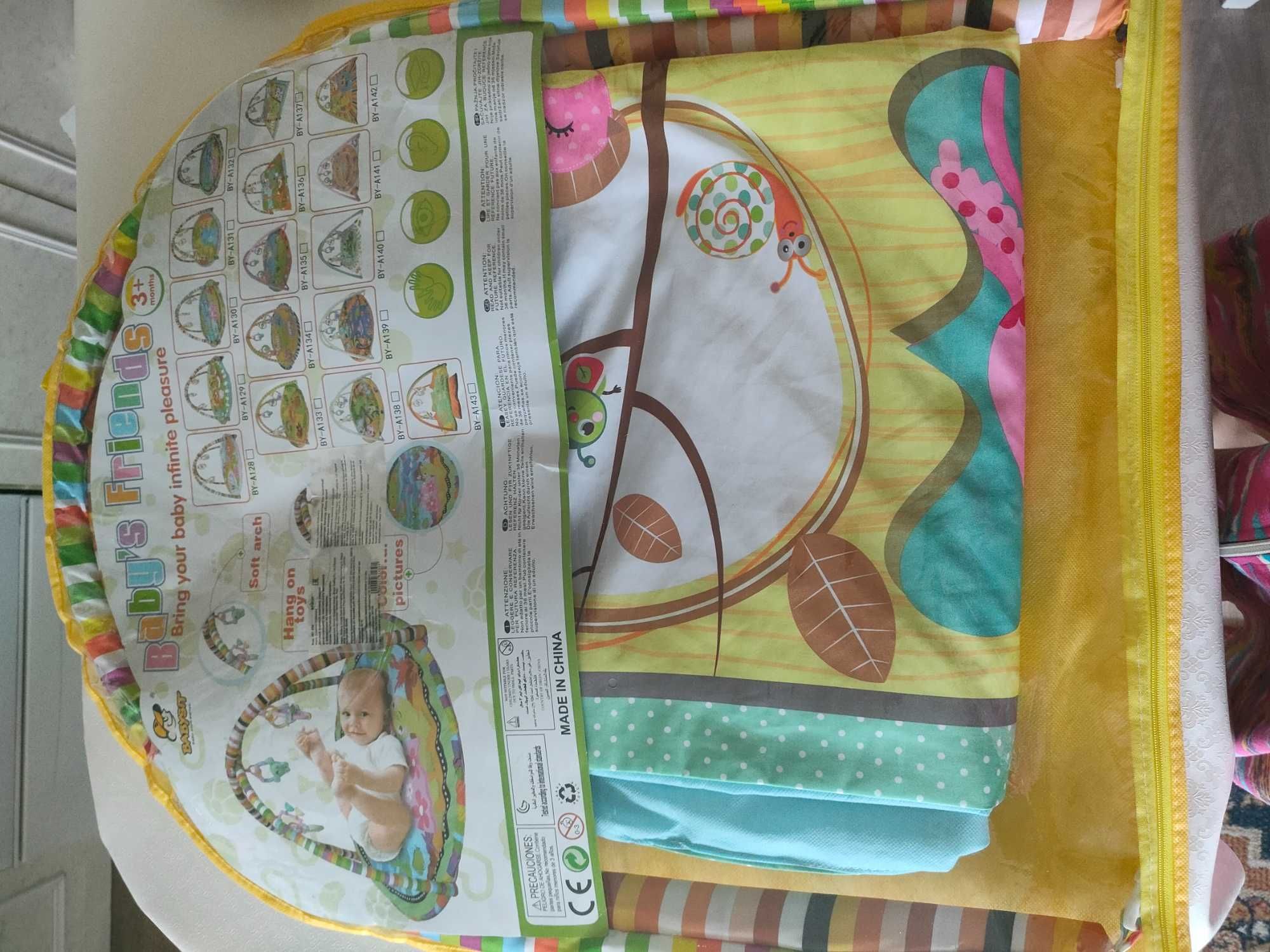Развивающий игровой коврик с игрушкам