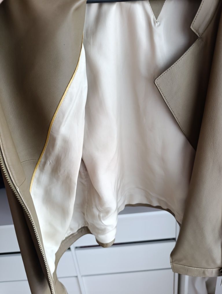 Продам кожаную куртку Massimo Dutti