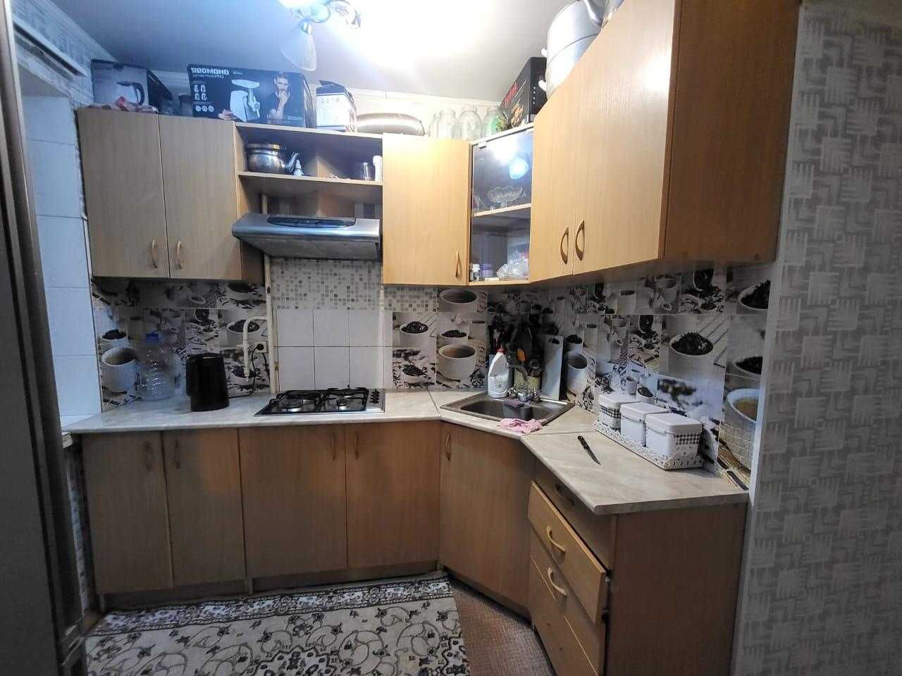 Продам 3-х комнатную квартиру с квадратным коридором на 6 мкр
