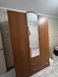 продам трехдверный шкаф