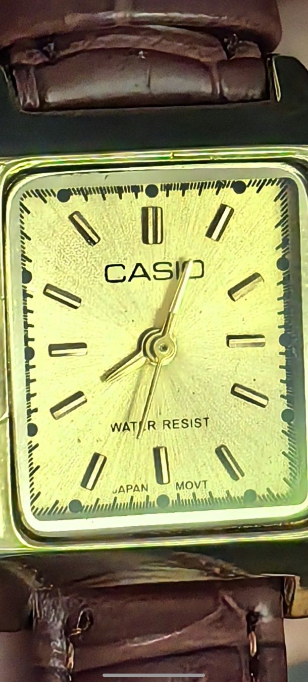 Часы женские CASIO