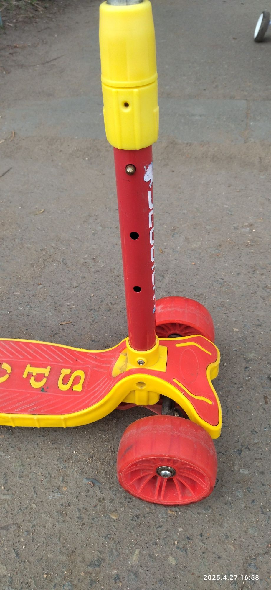 Продам самокат б/у в хорошем состоянии