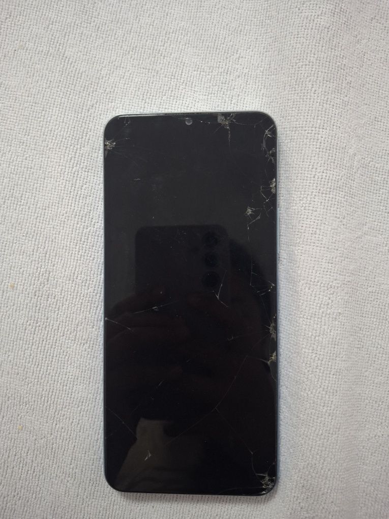 продам vivo y15s

32 гб памяти,

задний корпус в отличном состоянии, д