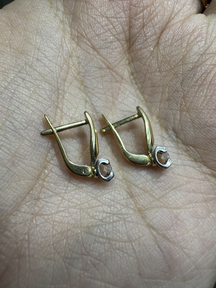 Продам серьги с бриллиантами