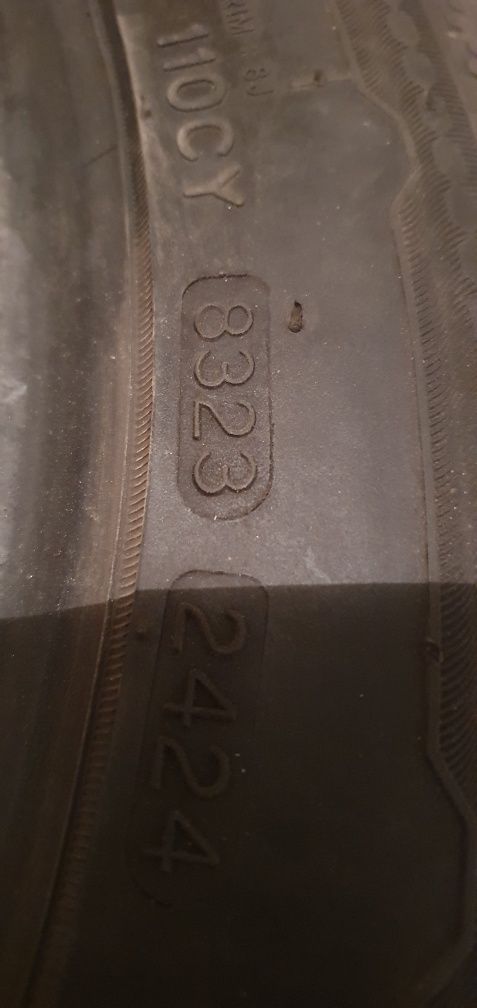 Продам зимние шины 235/45R18