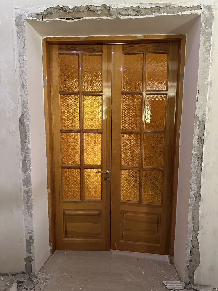 Таза агаштан жасалган есіктер сатылады, жаксы жагдайда