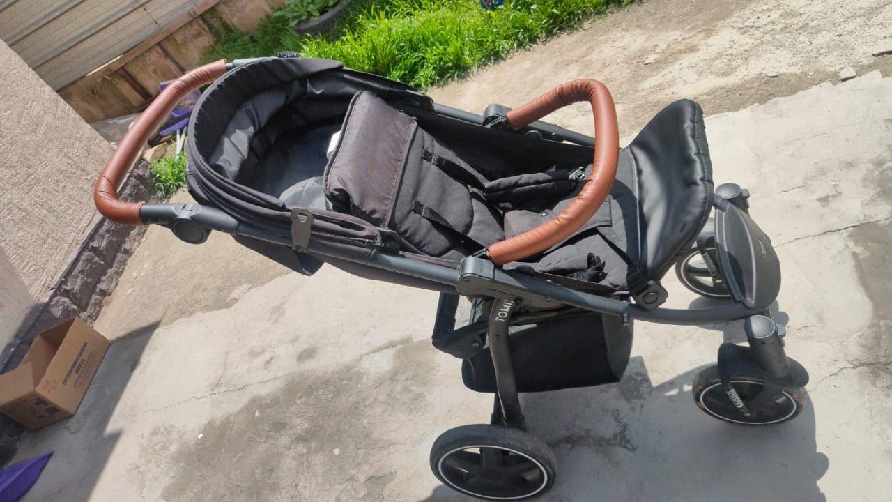 Продам коляску фирмы Томих