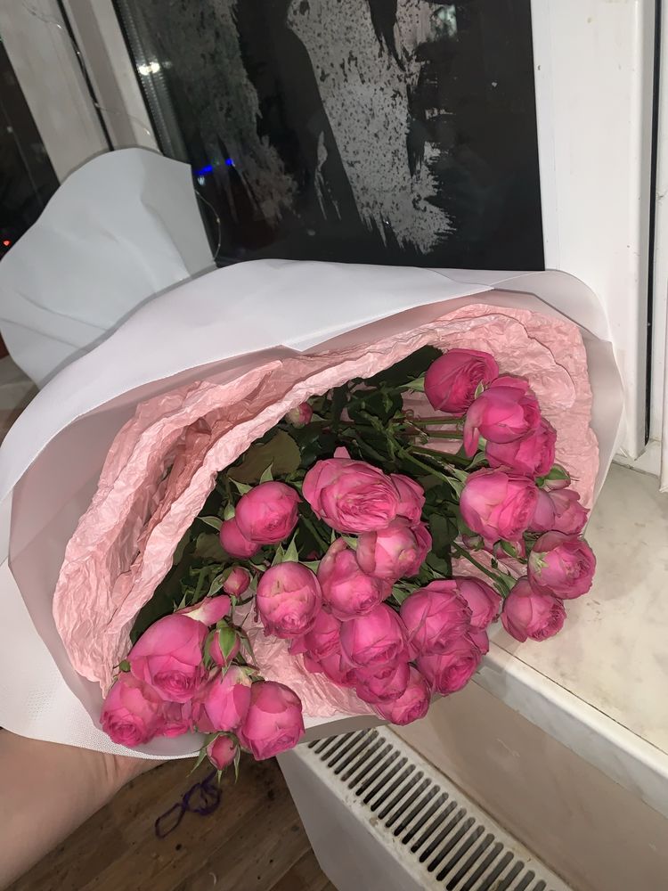 Свежий букет из кустовх роз