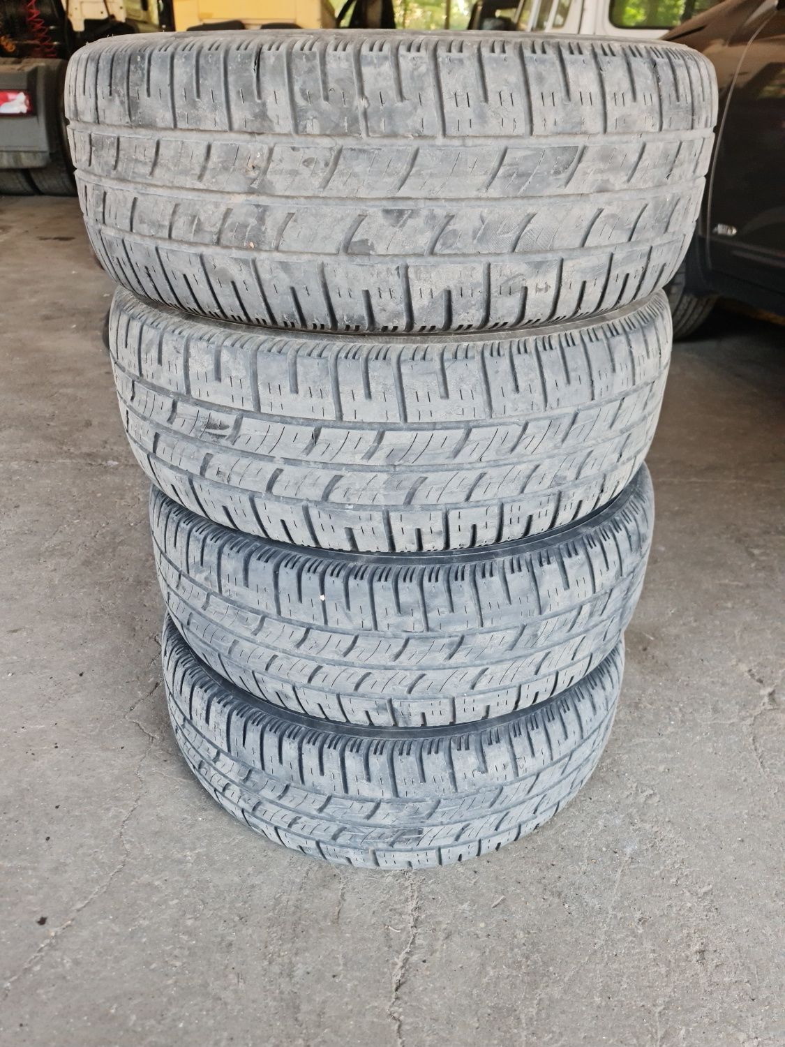 Автошина 235 60R18