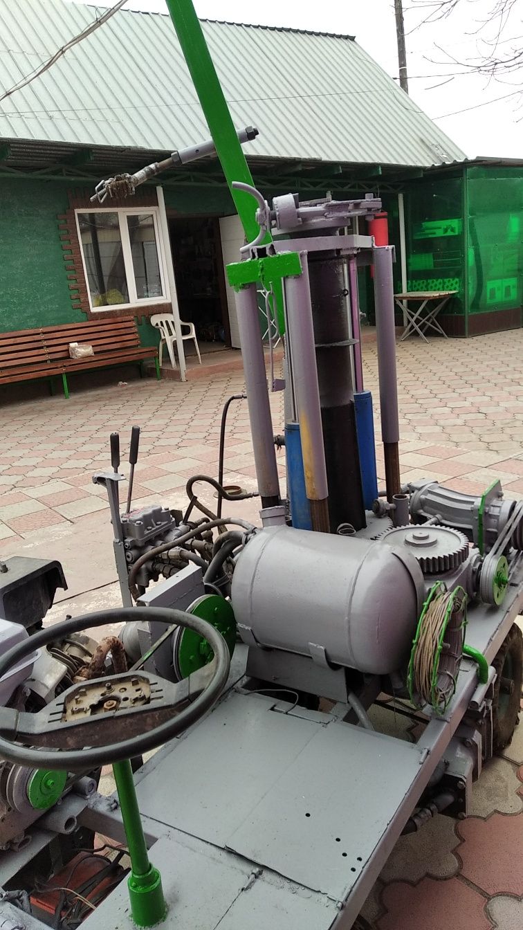 Продам гидравлическую самахобную мини буровую с обучением работы .