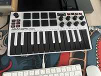 Миди Клавиатура AKAI MPK mini