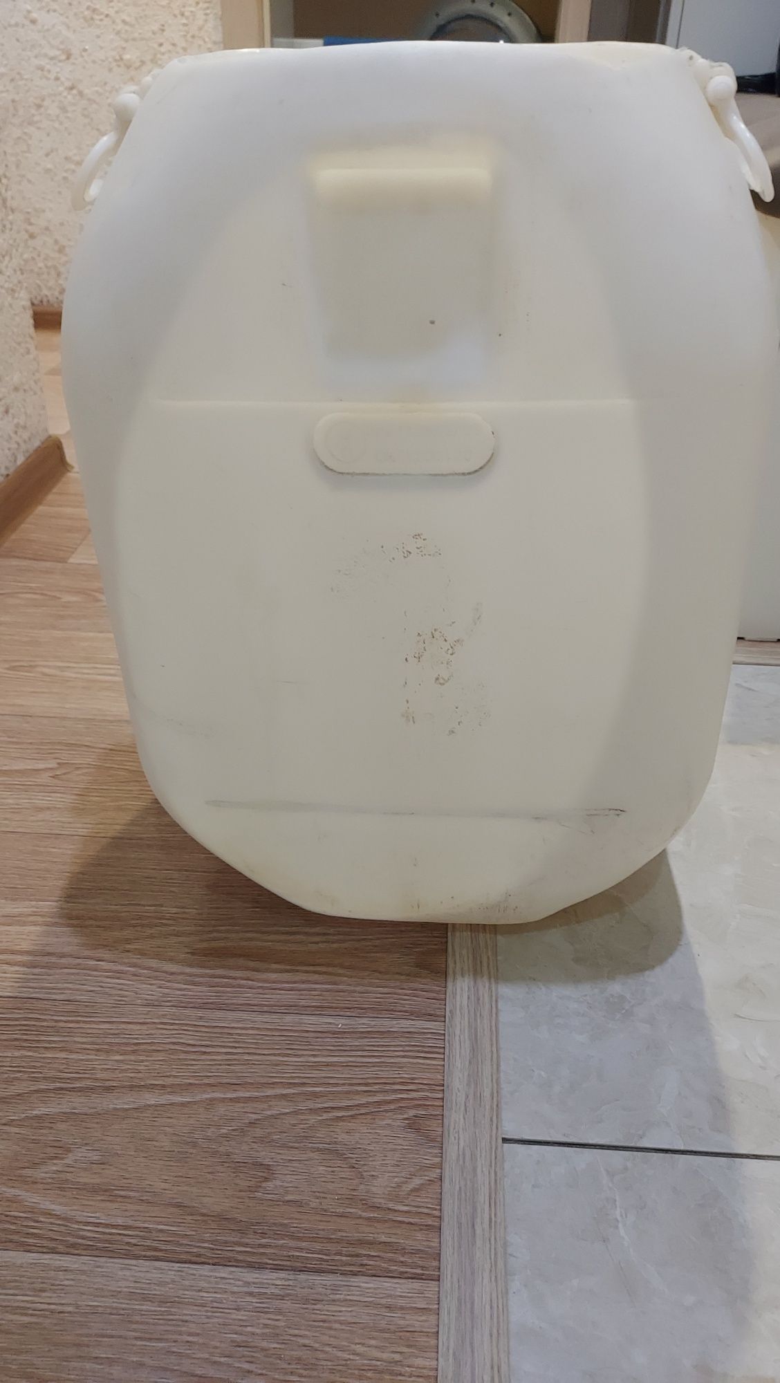 Продам бочку, пластмассовую.под воду и т.д