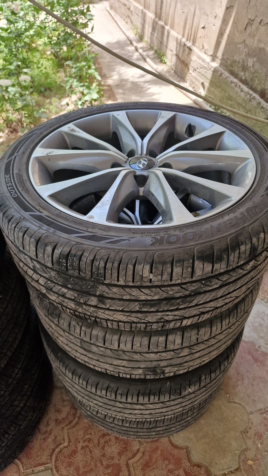 Диски с резиной в сборе 235/45/18 Hyundai Grandeur.