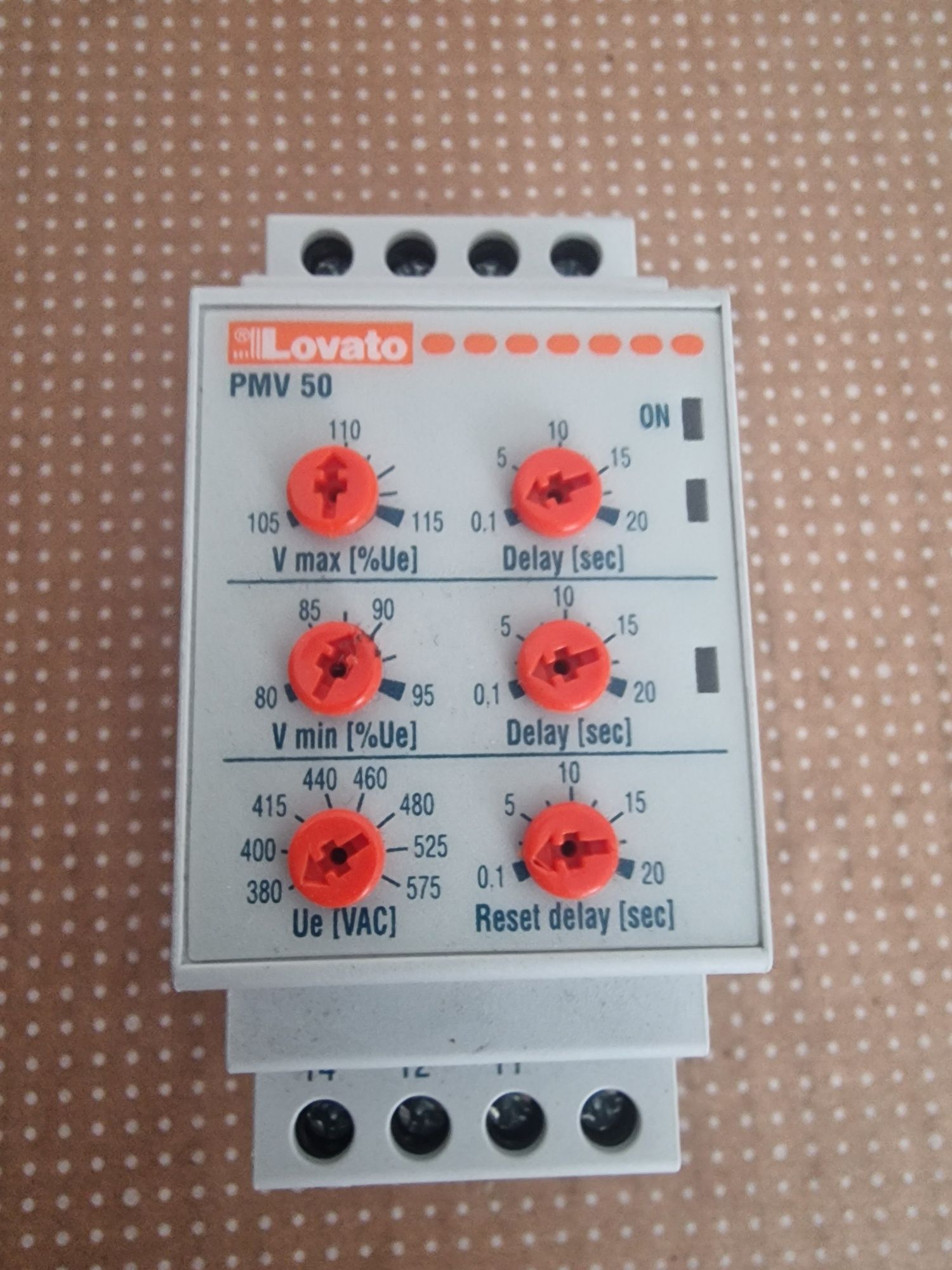 Реле контроля нарпряжения 3 фазы Lovato PMV-50. Италия