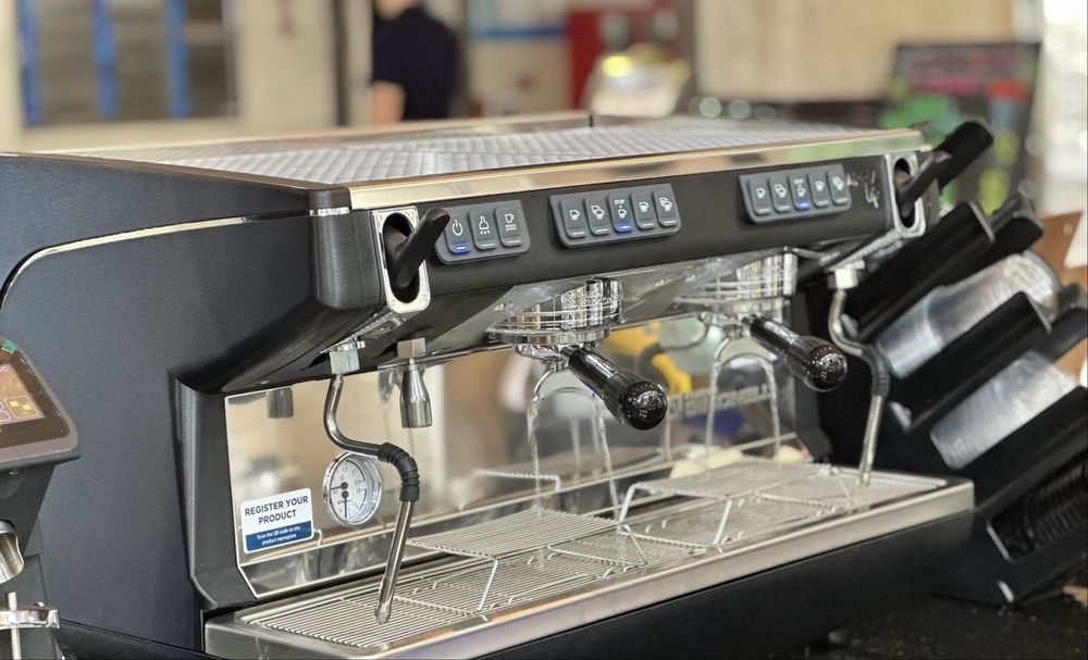 Кофемашина Nuova Simonelli Appia Life 2Gr V черная, 2023