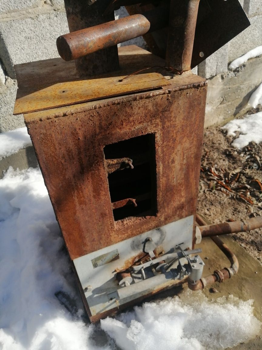 Продается печка на газу а также можно переобарудовать под уголь