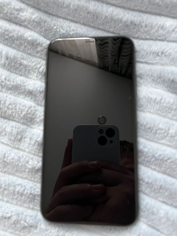 iPhone 11 очень хороший