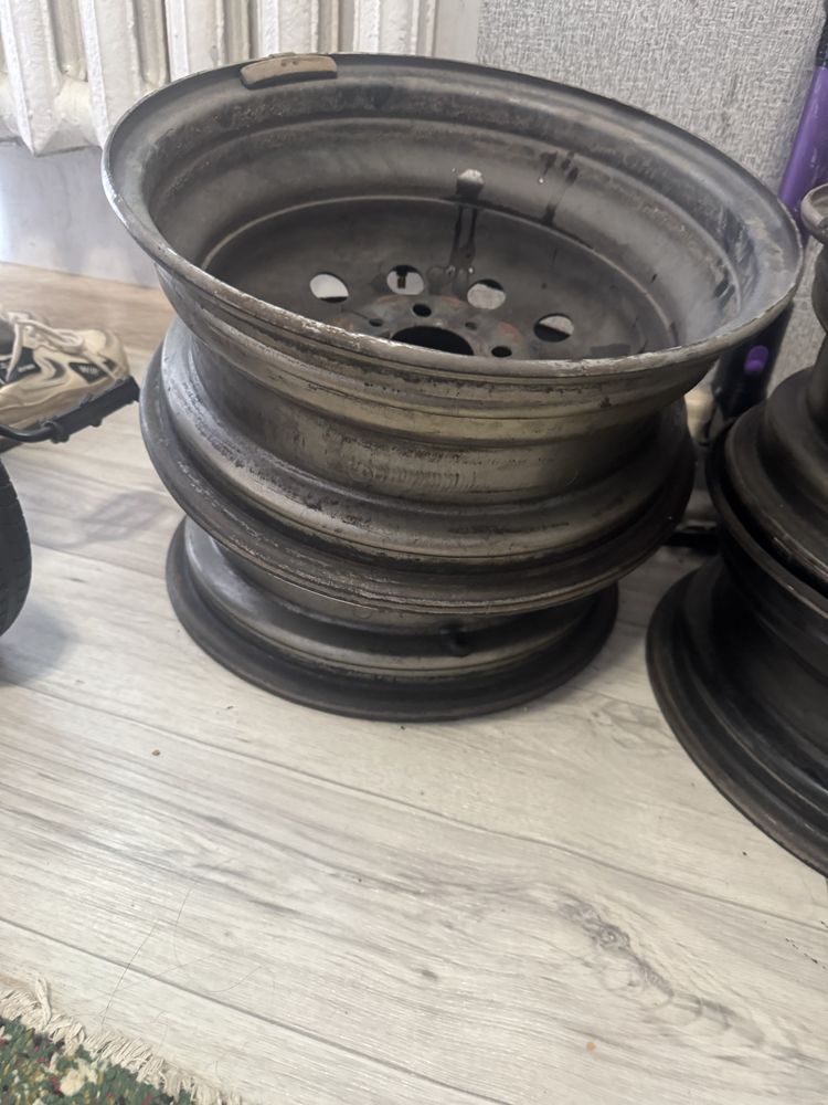 Продаю железные диски на авто